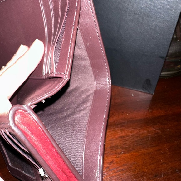 Coach Patent Leather Embossed Signature Corner Zip Medium Wallet - Picture 11 of 13